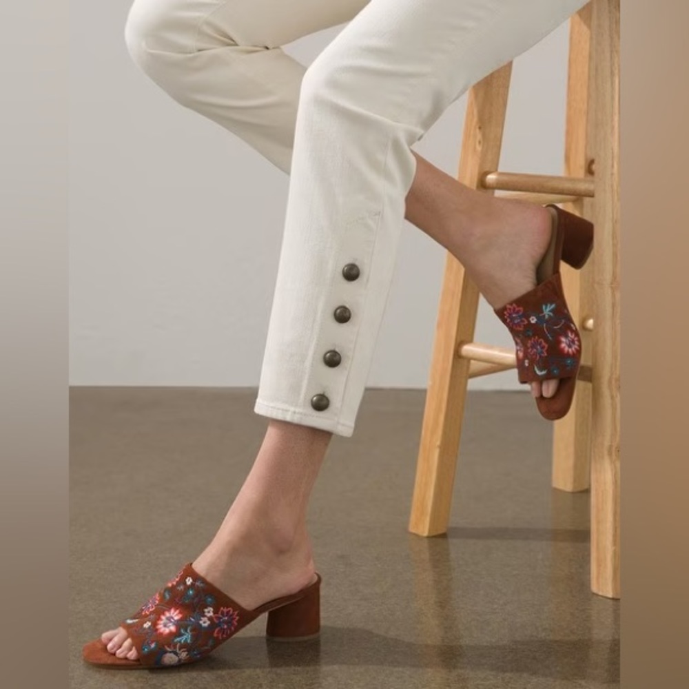 NIB Chico’s Floral Embroidered Suede Slides Size 9 - Picture 2 of 11